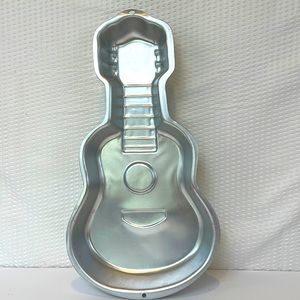Wilton Guitar Baking Pan * PRICE IS FIRM*